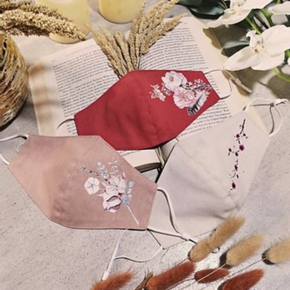 3 Pack Sakura Painted Linen Face Masks - Picture 3 of 10